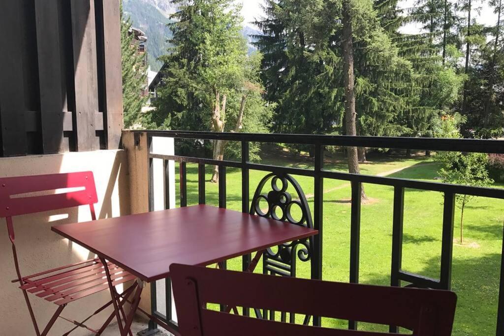 Au Coeur De Chamonix, Un Ecrin De Verdure Apartamento Exterior foto