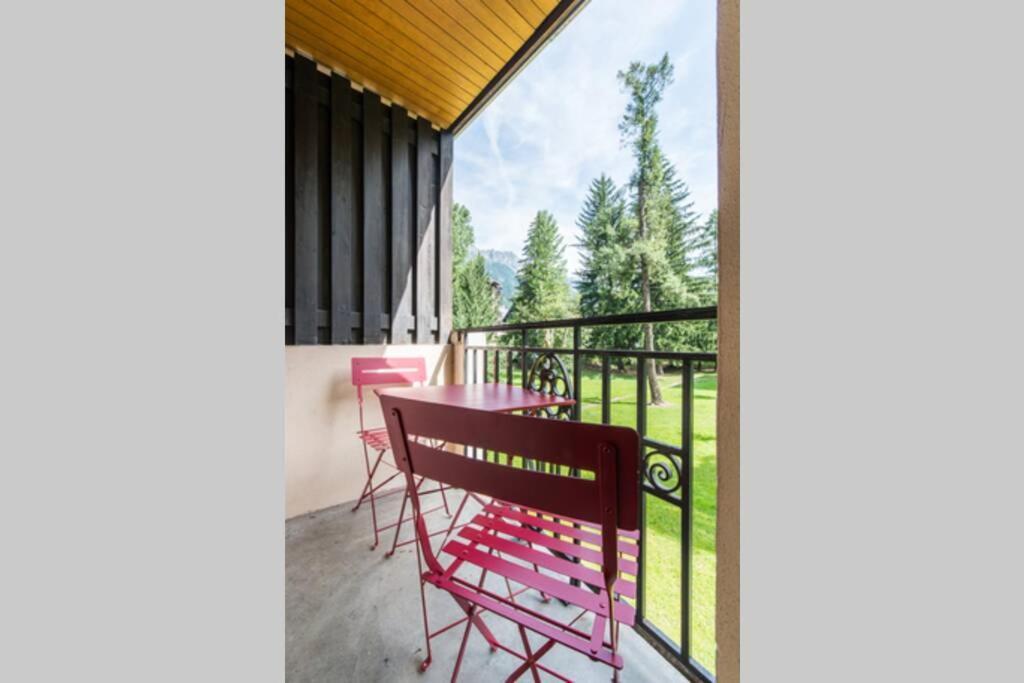 Au Coeur De Chamonix, Un Ecrin De Verdure Apartamento Exterior foto