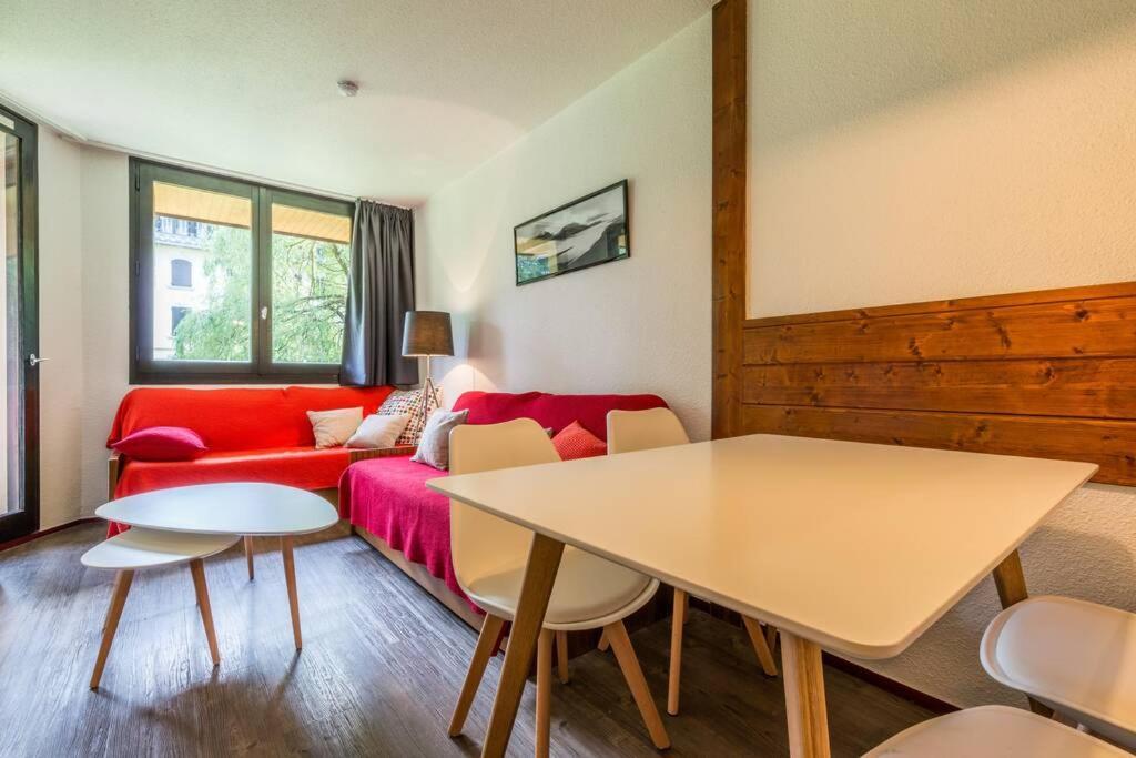 Au Coeur De Chamonix, Un Ecrin De Verdure Apartamento Exterior foto